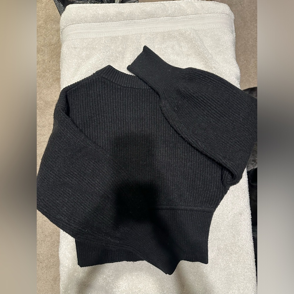 Express Sweater - Picture 3 of 4
